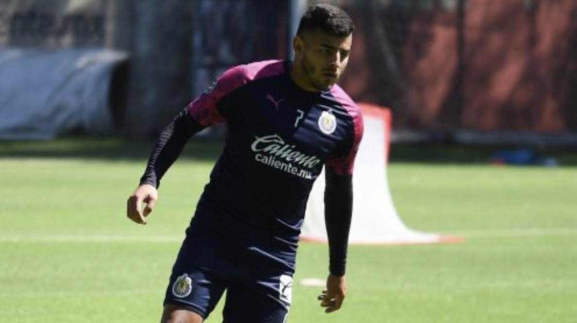 En Chivas hay peleas por titularidad, reveló Alexis Vega