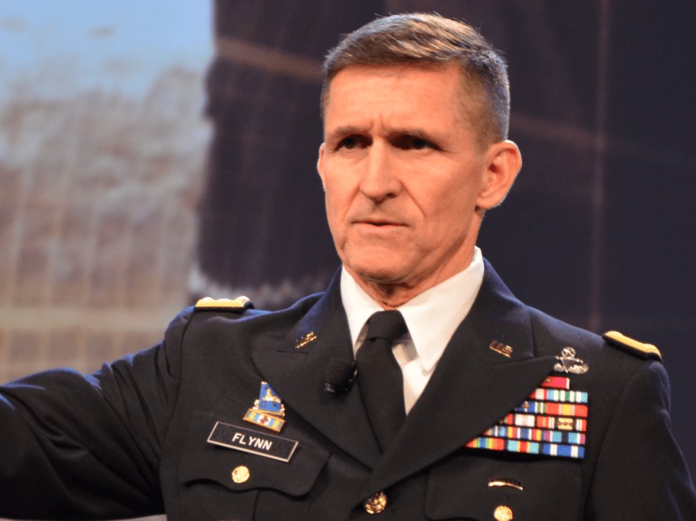 Corte de Estados Unidos ordena retirar cargos contra del General Flynn