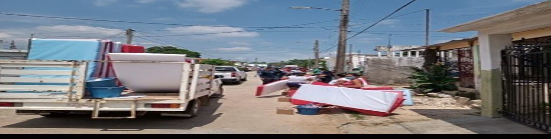 Entregan apoyos a familias damnificadas por desbordamiento del río Agua Dulce