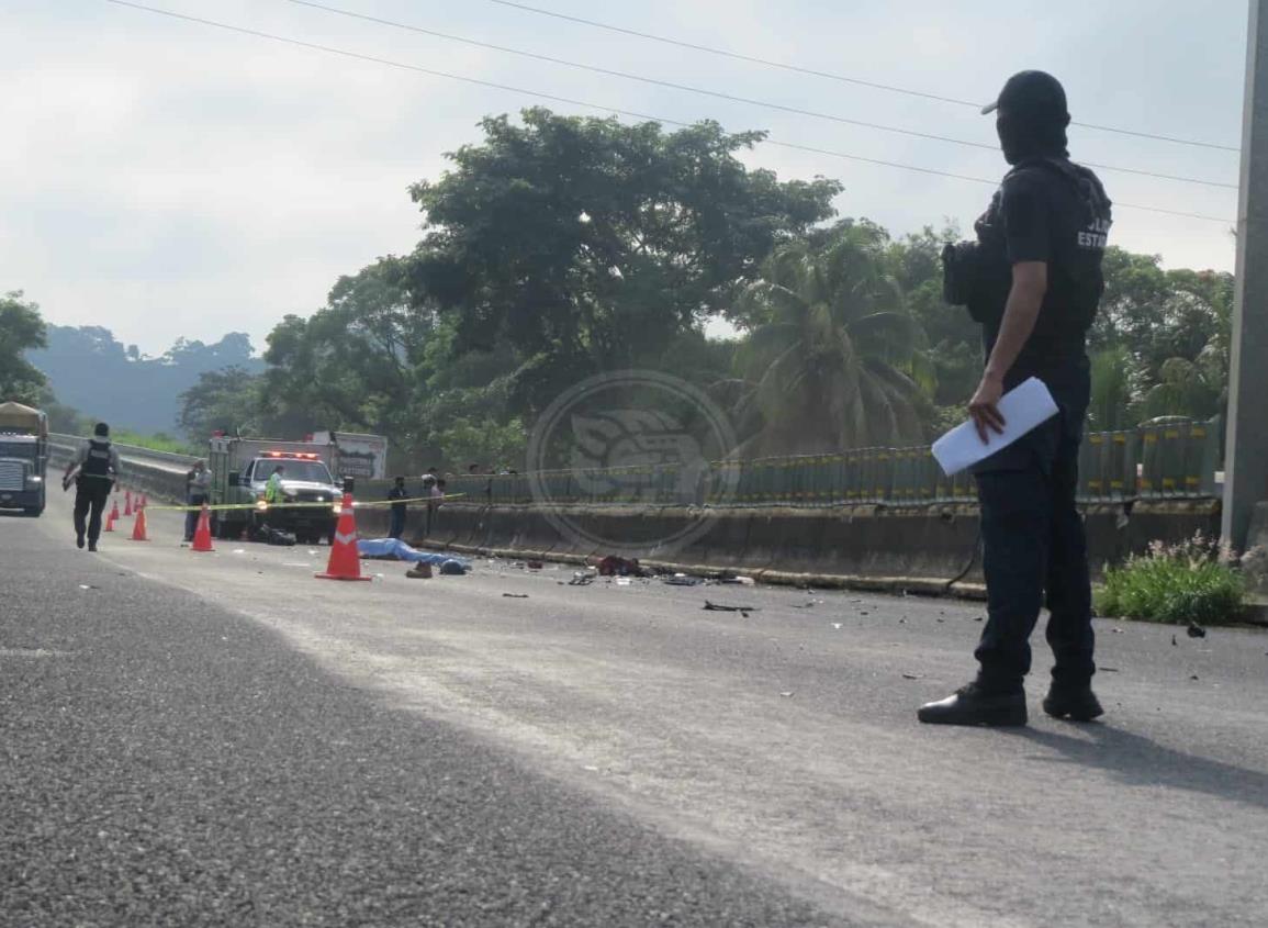 Motociclistas de Ixhuatlán sufre mortal accidente en autopista