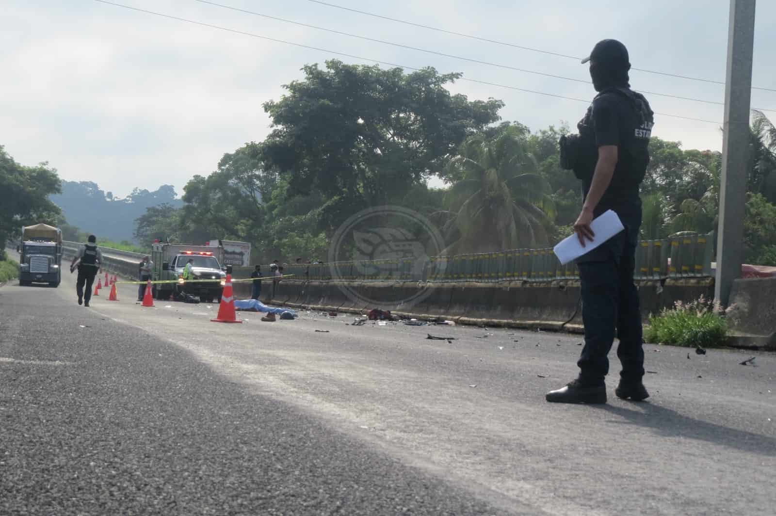 Motociclistas de Ixhuatlán sufre mortal accidente en autopista