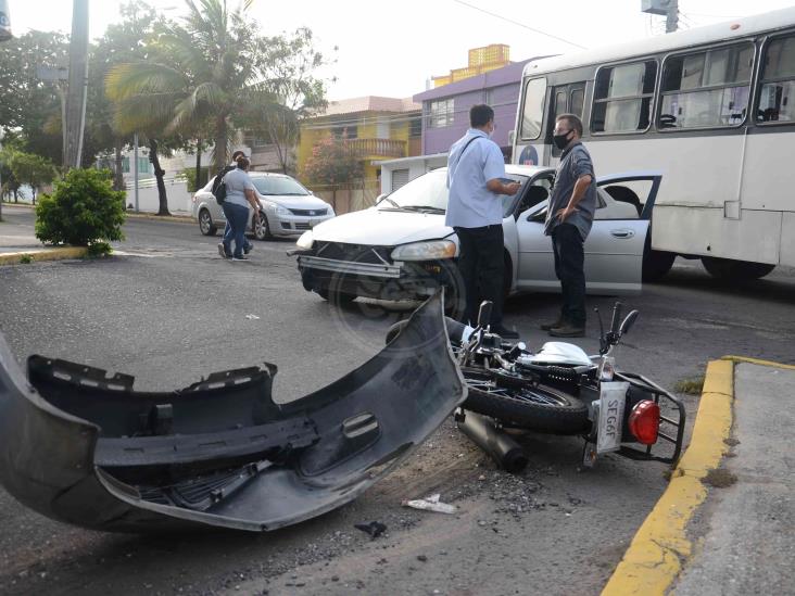 Dos personas lesionadas y cuantiosos daños materiales registra accidente en Veracruz