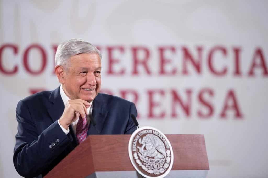 Rechaza AMLO expresiones de Jorge Castañeda, no así las de John Ackerman