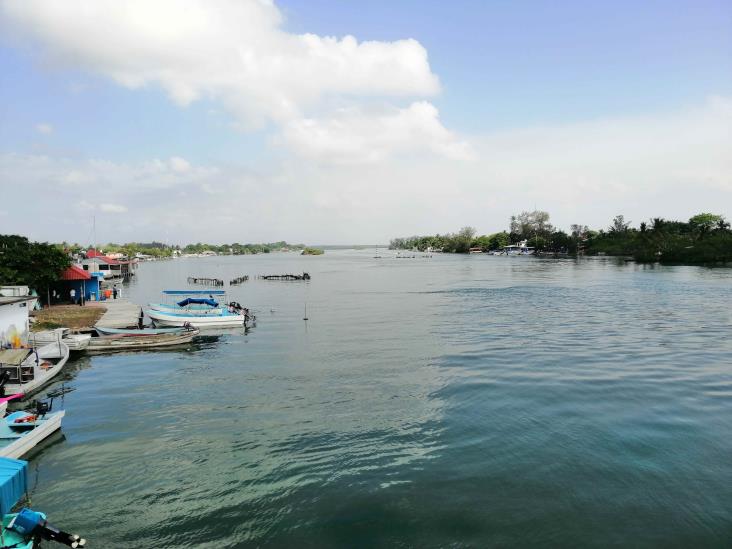 Santo de pescadores en Tuxpan recorrió laguna sin gente