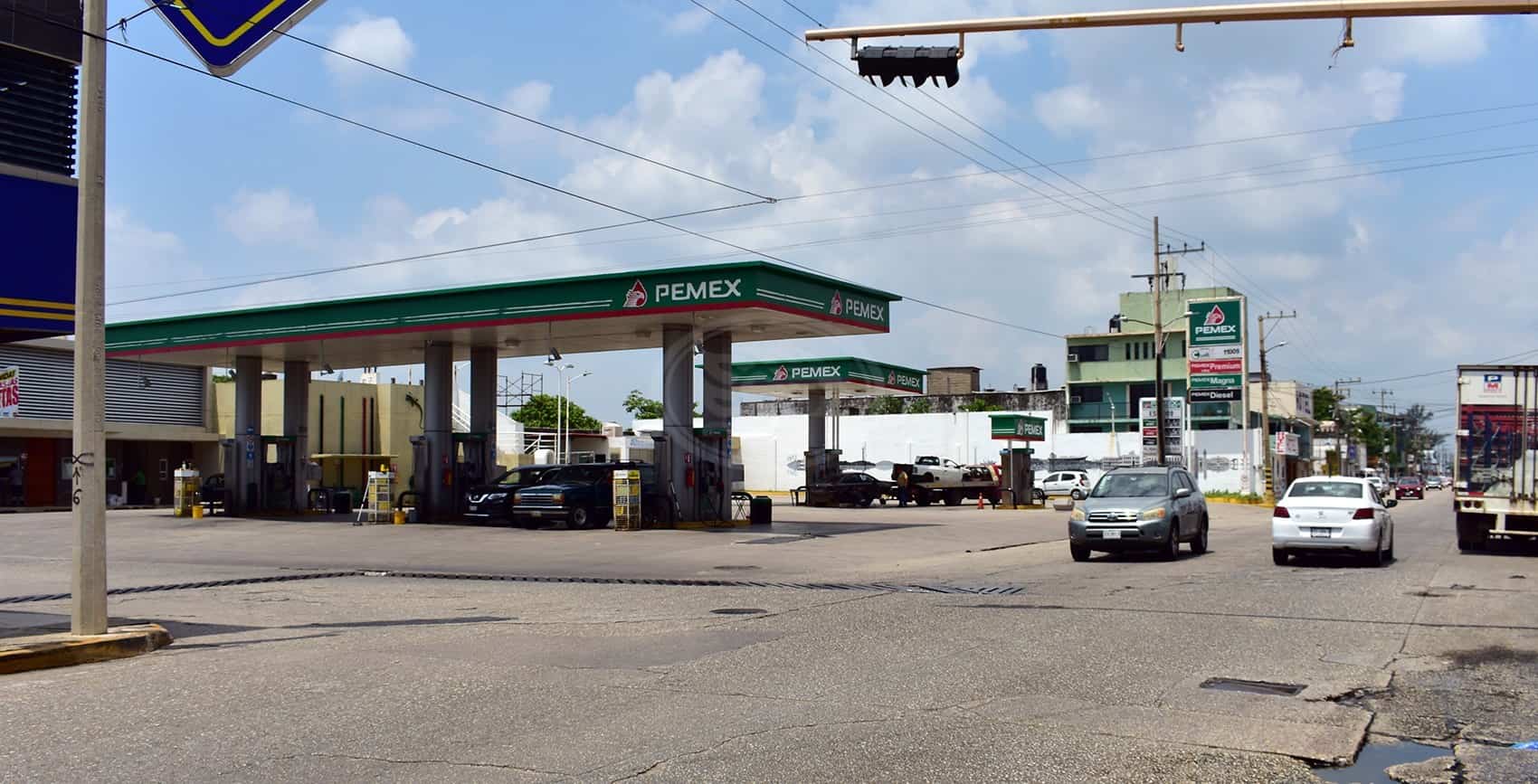 Delincuentes asaltan gasolinera de la avenida Transístmica en Coatza