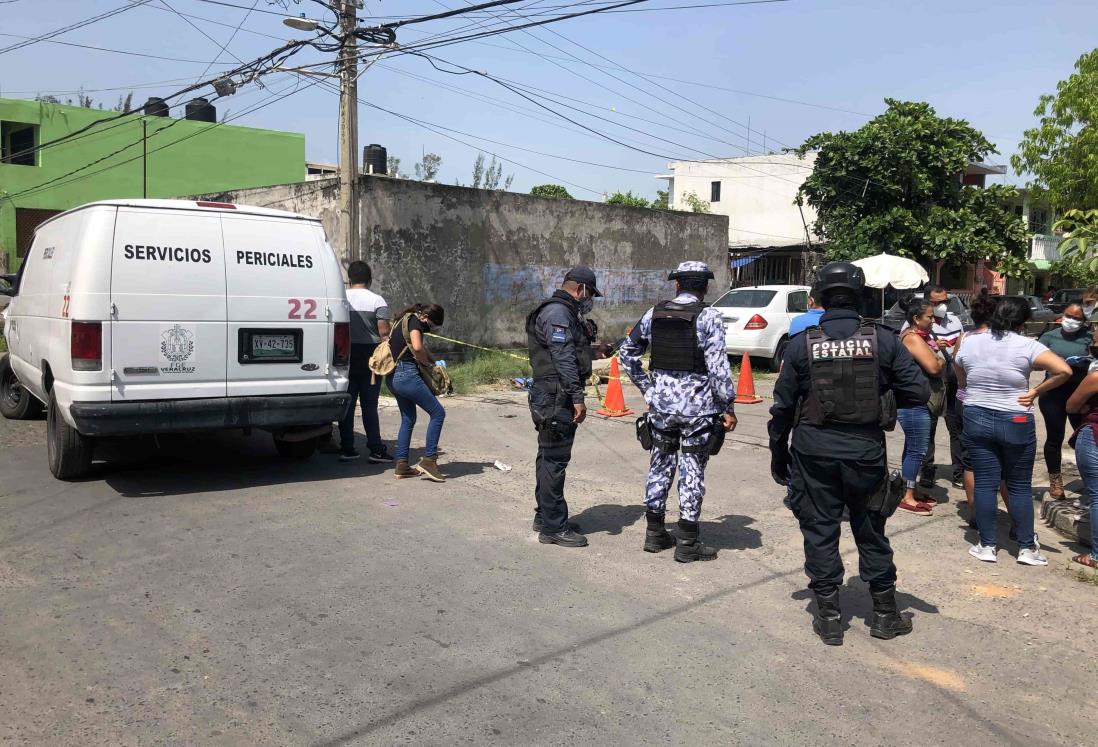 Fallece sujeto en calles de la colonia López Arias