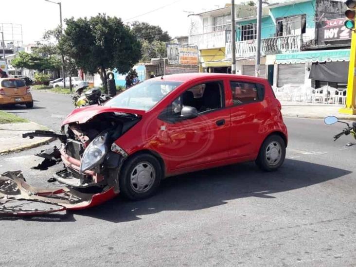 Fuerte accidente en colonia centro de la ciudad de Veracruz deja una persona herida