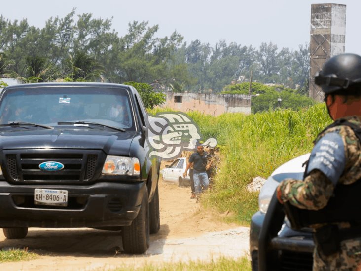 Encuentran restos humanos embolsados en terreno baldío de Coatzacoalcos