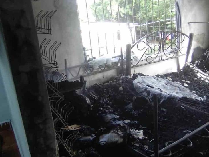 Bomberos de Medellín atienden incendio en vivienda de localidad de Paso del Toro