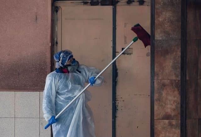 Supera Chile 300 mil contagios de coronavirus