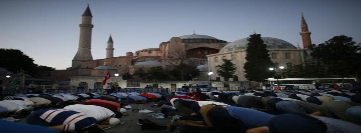 Unesco lamenta decisión de Turquía de cambiar Santa Sofía en mezquita