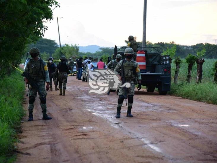 Dejan cuerpo descuartizado en zona rural de Acayucan