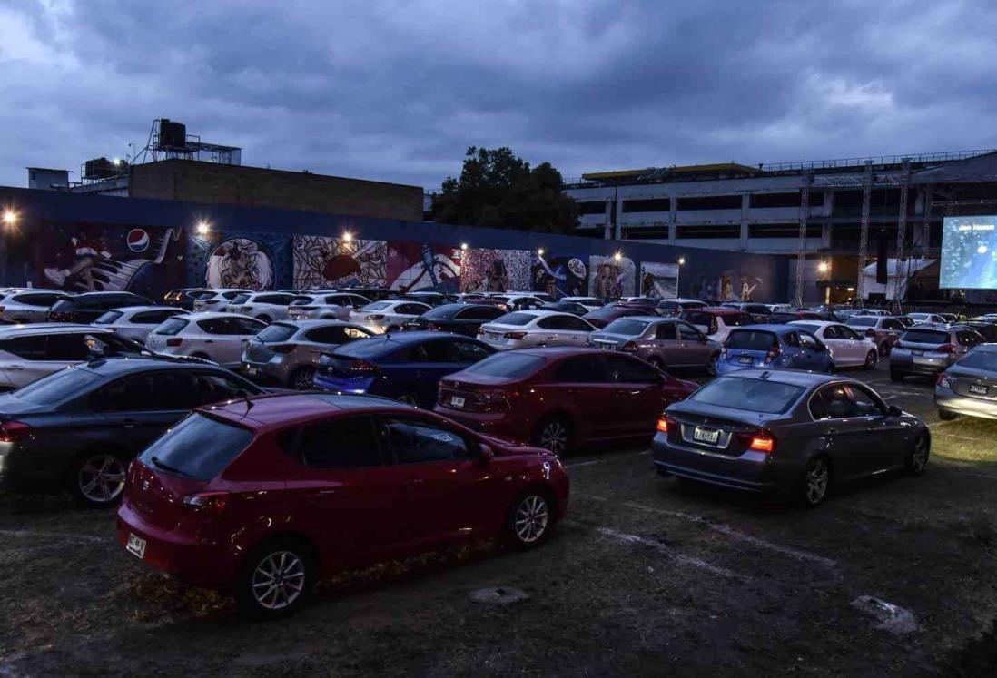 Para recuperar vida cultural CDMX inaugura autocinema