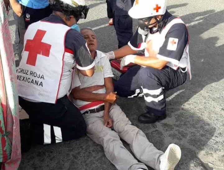 Atropella taxista a un ciclista en calles de Veracruz