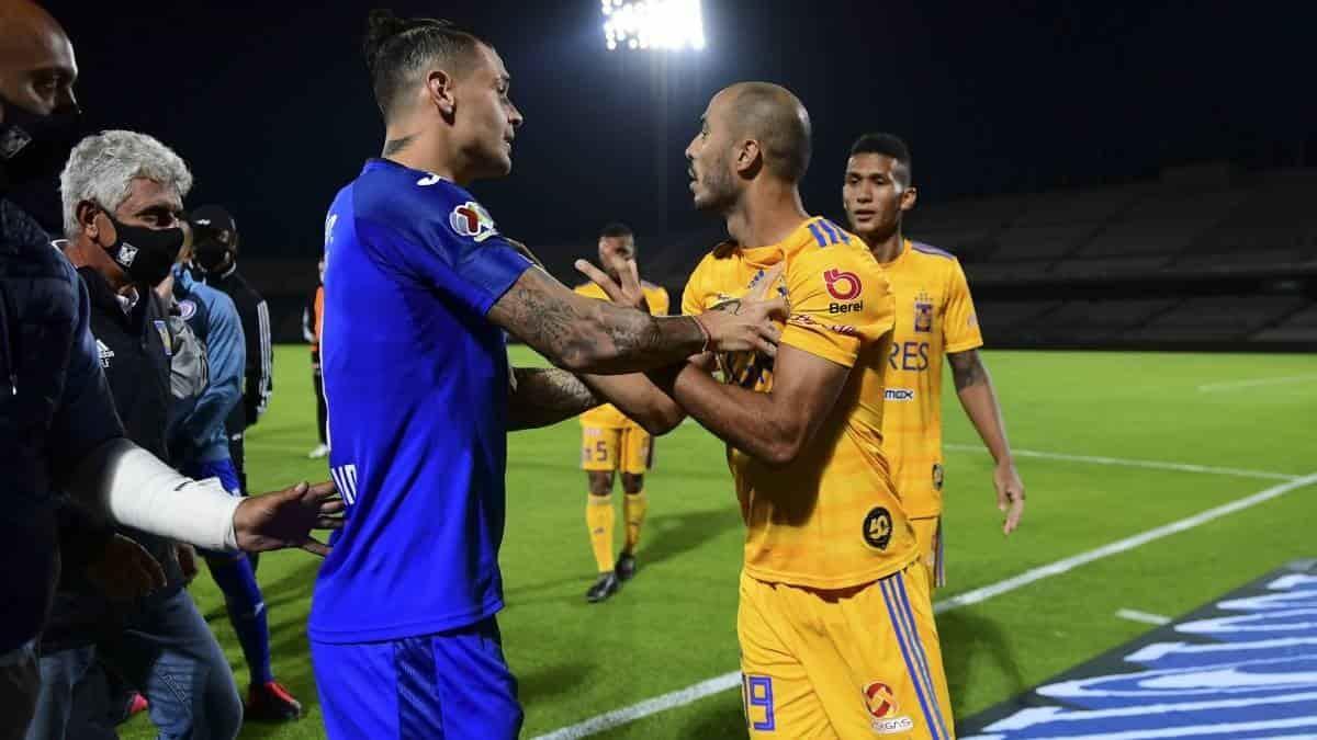 Pizarro retó a Siboldi en el triunfo de Cruz Azul vs Tigres