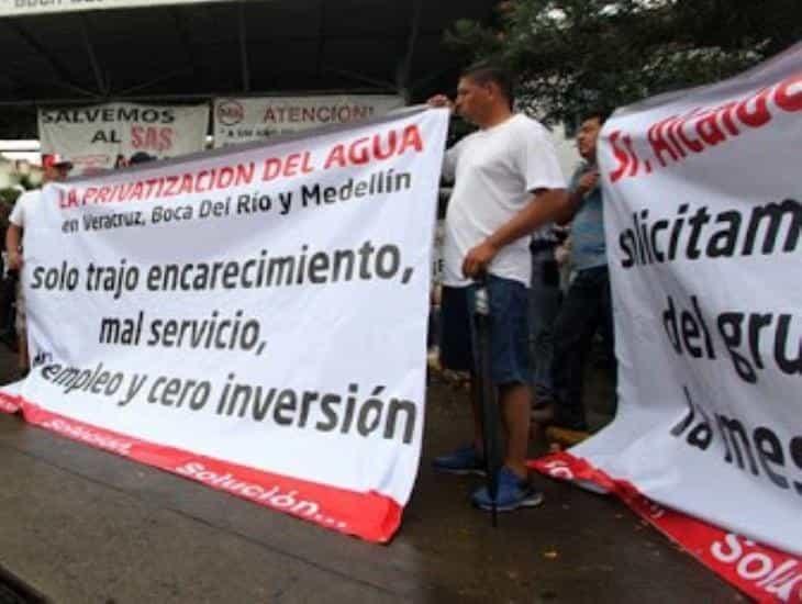 Extrabajadores de SAS se manifiestan en palacio municipal de Medellín