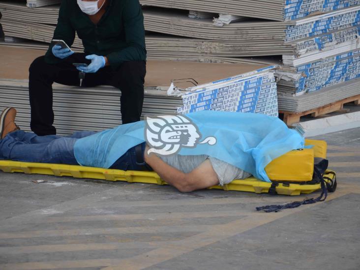 Hombre pierde la vida de manera repentina a las afueras de tienda en Boca del Río