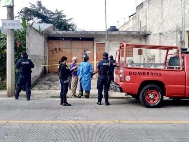 Asesinan a hombre junto con su hija al interior de vivienda en Coatepec