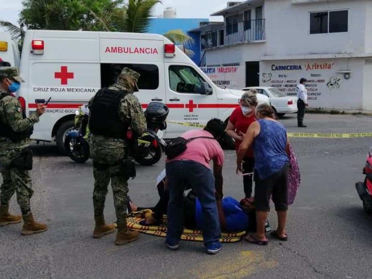 En Veracruz, se impactan dos motociclistas; uno queda gravemente herido