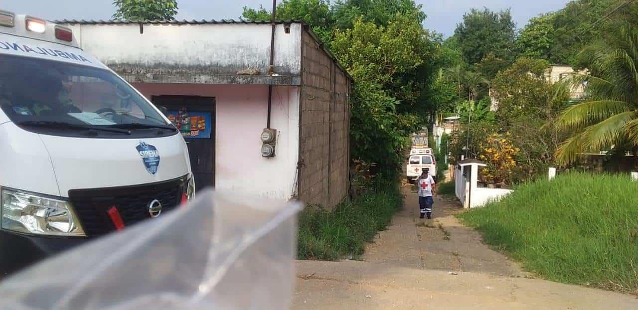 Mueren dos mujeres en Acayucan; una sufrió caída y otra se infartó