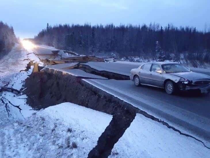 Terremoto de 7.8 sacude Alaska; provoca alerta de tsunami