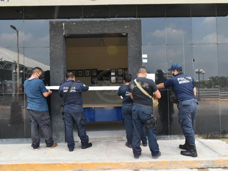 Denuncian daños tras ataque a base de la Policía Municipal de Texistepec