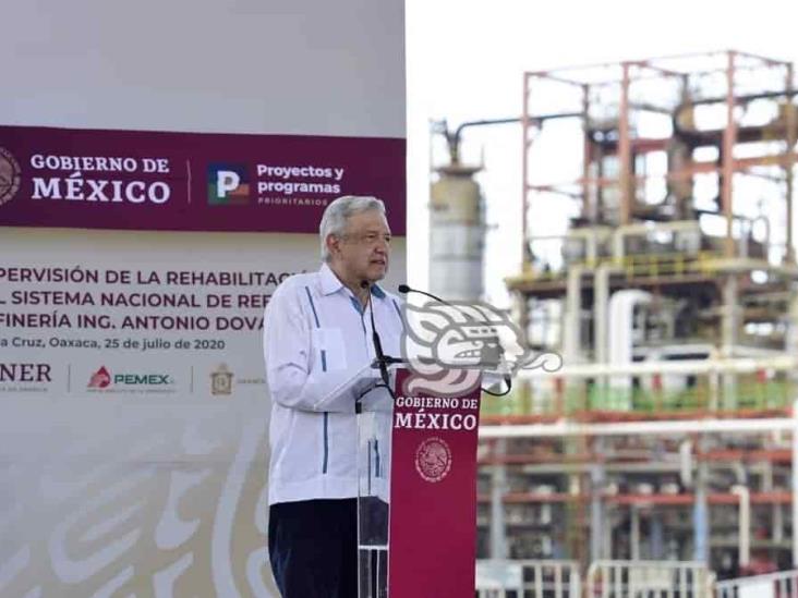 Revisa AMLO rehabilitación del sistema nacional de refinación