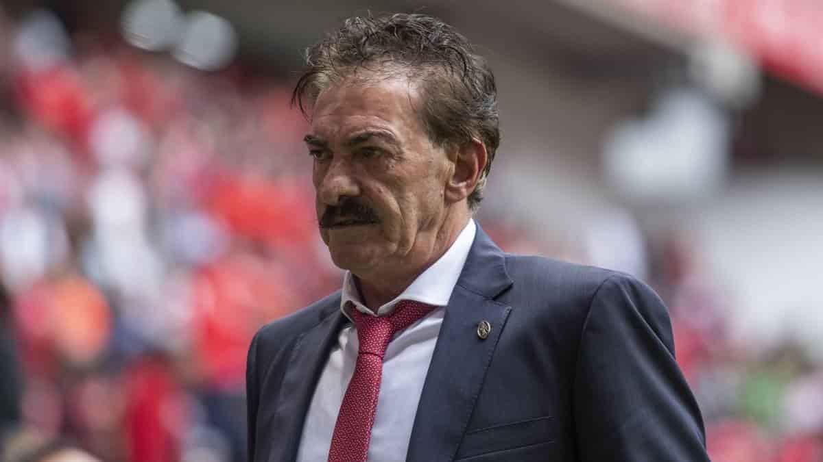 La Volpe aseguró que no cobraría caro para ser DT de Pumas