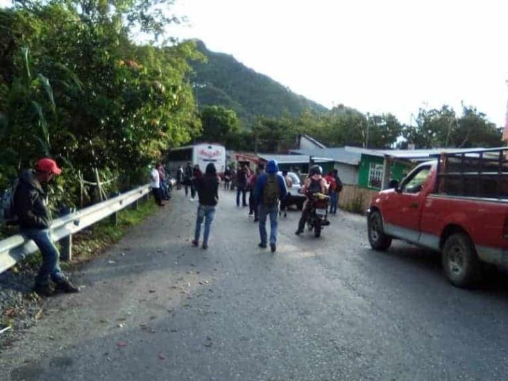 Enardecen en zona centro de Veracruz por tarifas y mal servicio de transporte