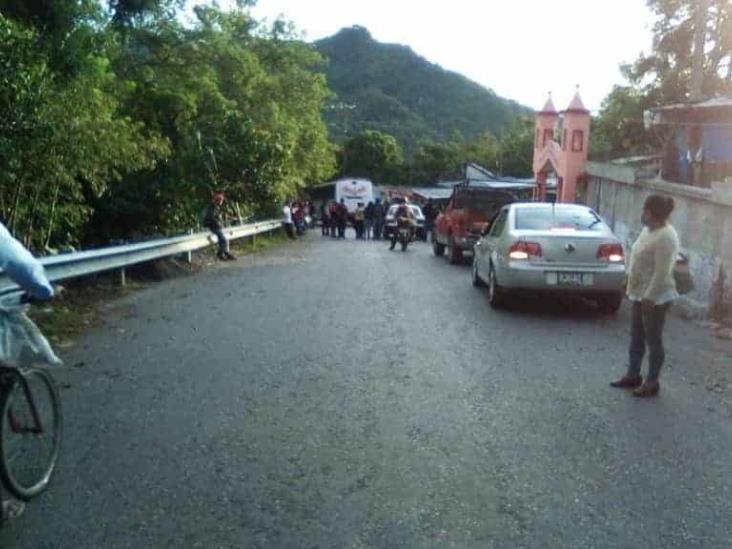 Enardecen en zona centro de Veracruz por tarifas y mal servicio de transporte