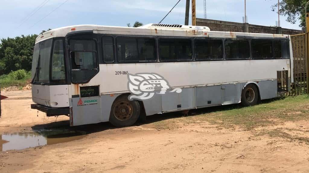 Piden retirar autobús chatarra de carretera Transístmica