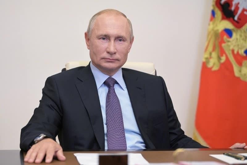 Putin dice que la Armada rusa recibirá armas hipersónicas para ataques nucleares