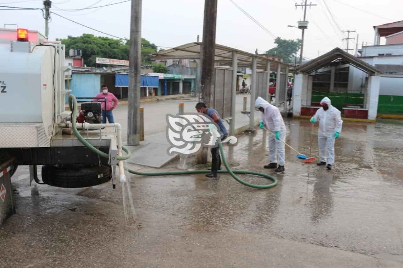 Habitantes de Nanchital piden que les lleven agua con pipas