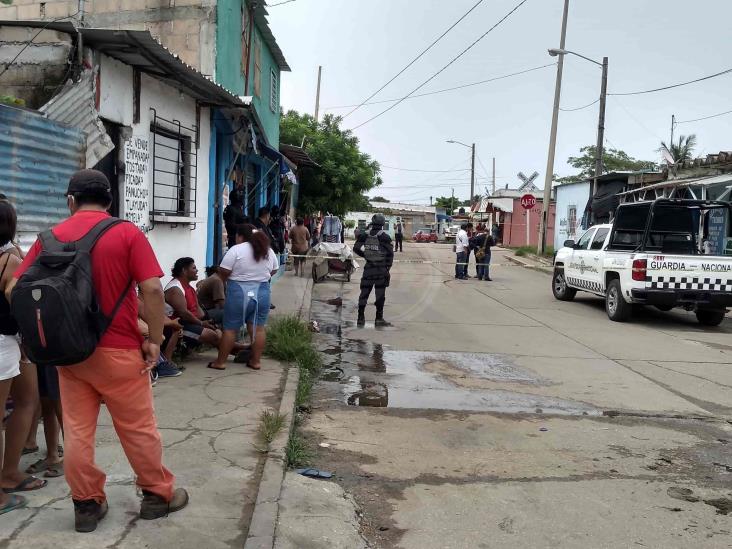 Técnico de celulares es asesinado en su negocio en Coatzacoalcos