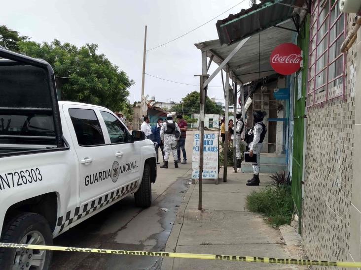 Técnico de celulares es asesinado en su negocio en Coatzacoalcos