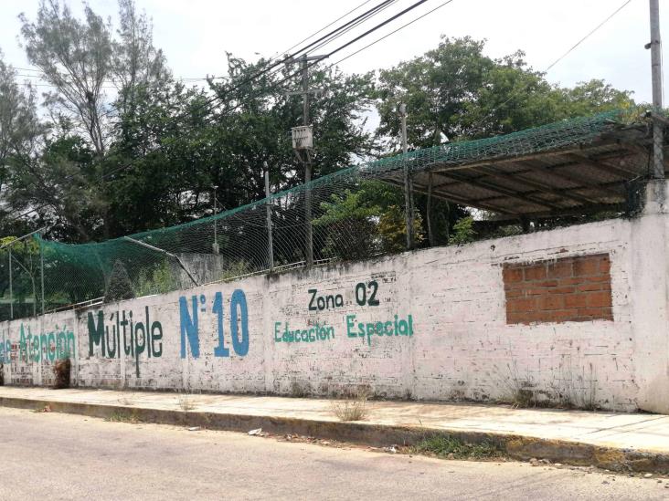 Roban en tres ocasiones escuela especial en Tuxpan