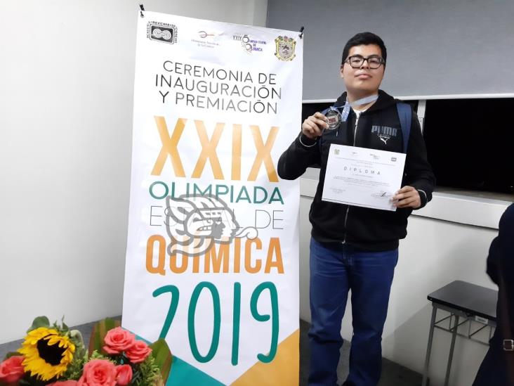 Alumno del Cobaev 18 gana bronce en Olimpiada de Química de Turquía