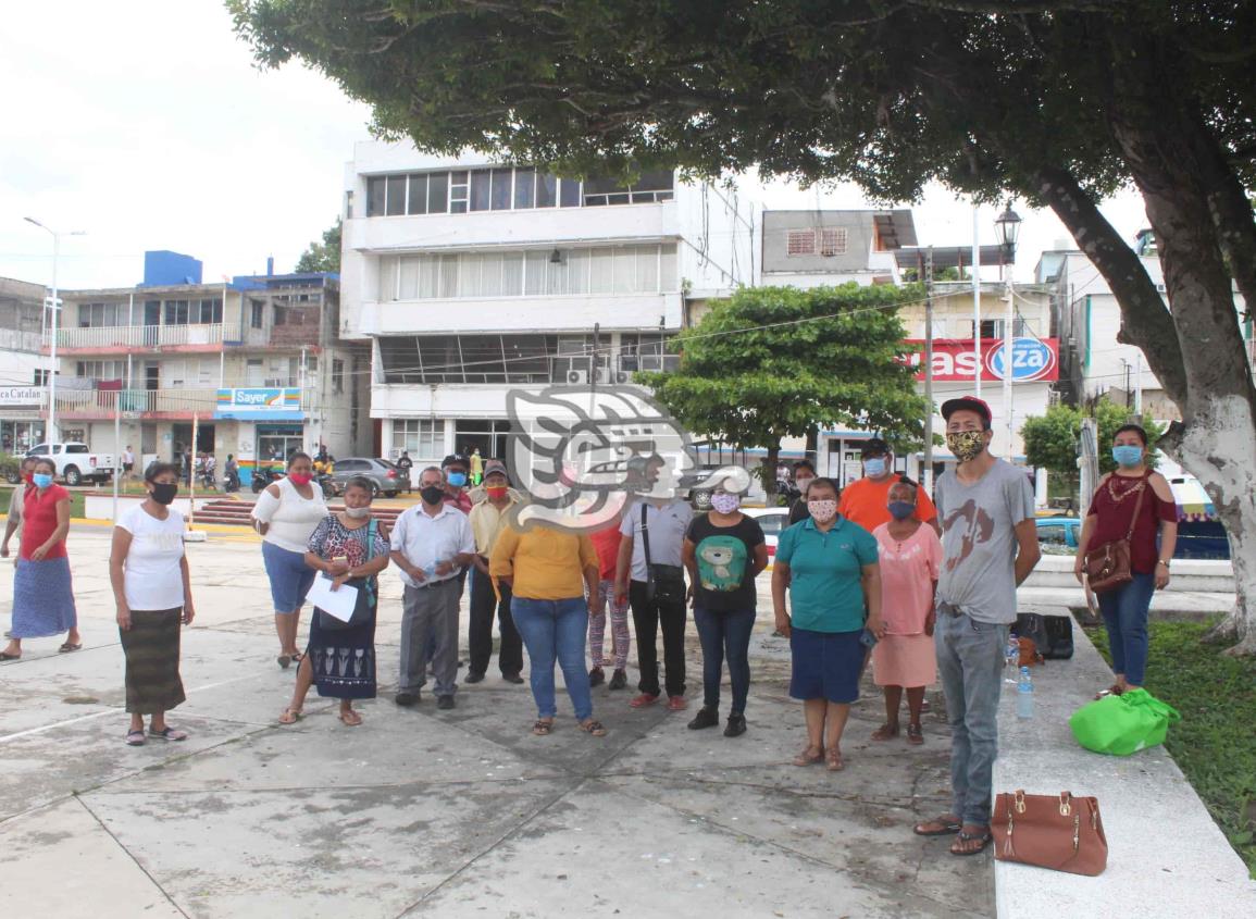 Comerciantes de parque en Agua Dulce refuerzan medidas sanitarias