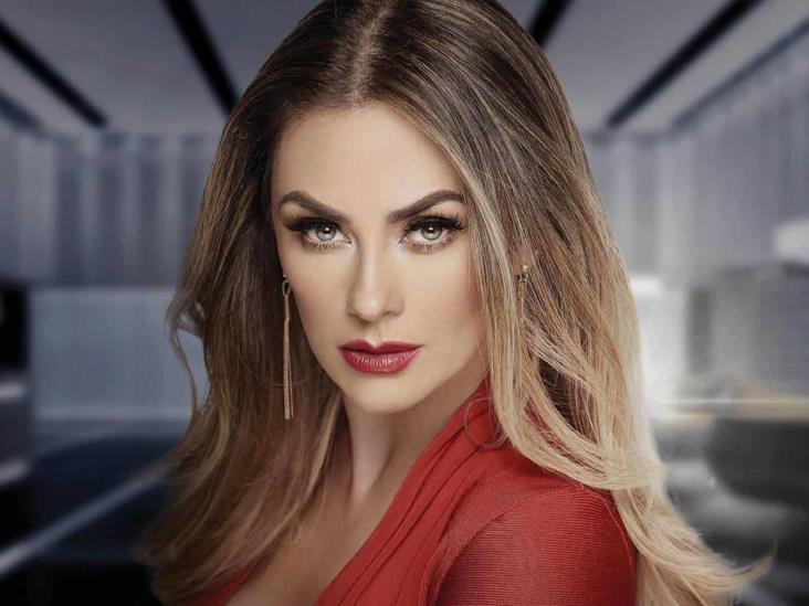 Aracely Arámbula se luce como un ángel en ligero camisón blanco