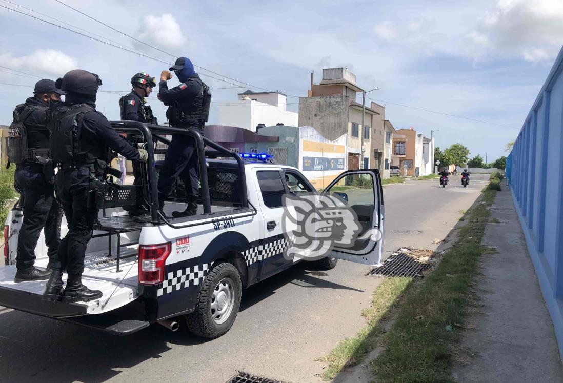 Taxista dormido alerta a las autoridades en Veracruz; lo creían sin vida