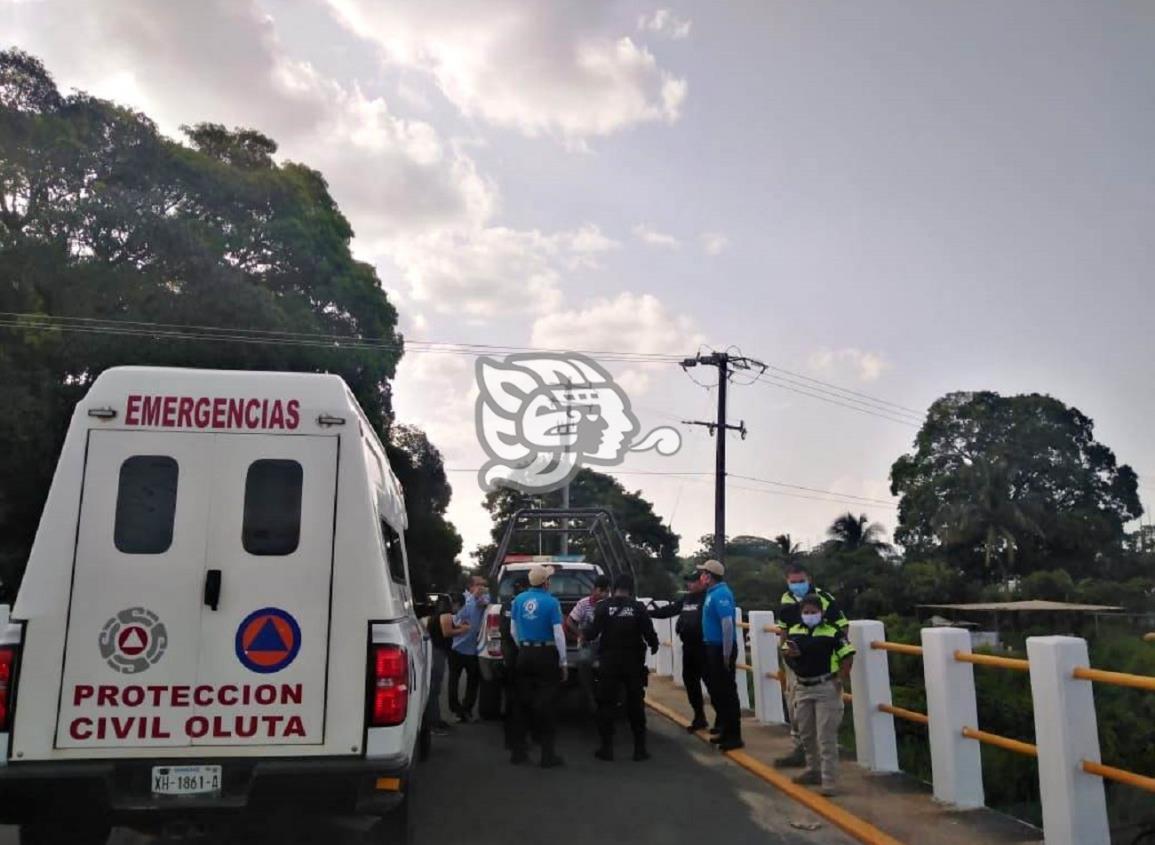 Salvan a joven que quería aventarse desde un puente de Oluta