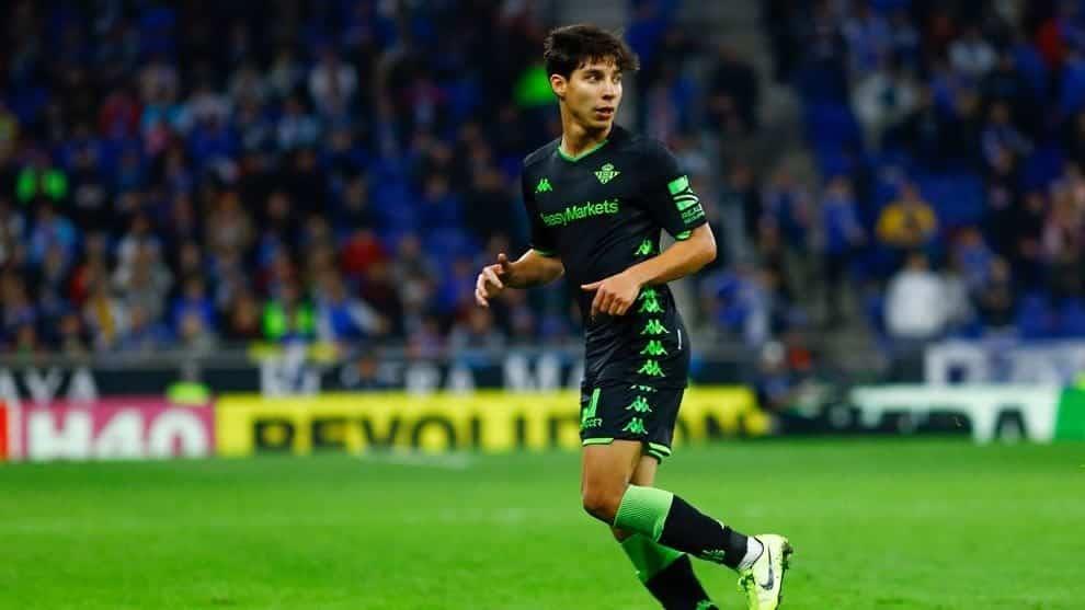 Manuel Pellegrini le promete más minutos a Diego Lainez en el Betis