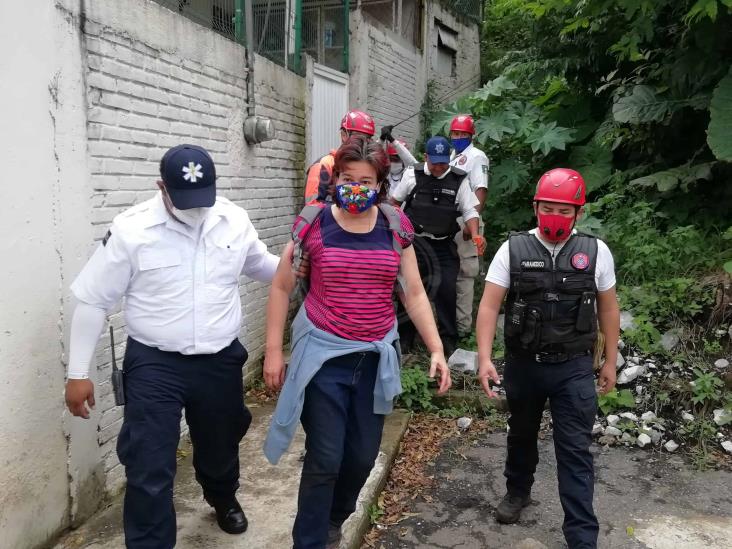 Rescatan a mujer que se extravió en un cerro de Orizaba