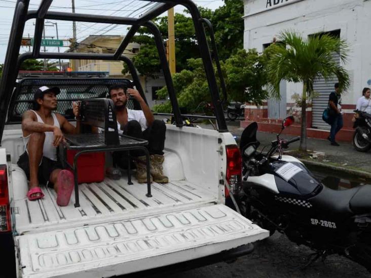 Detienen a dos sujetos por intentar saquear primaria en Veracruz