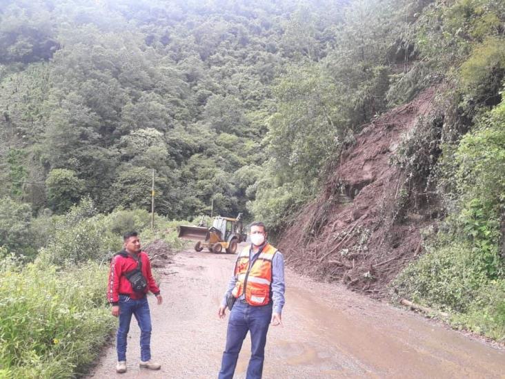 Alertan por deslizamiento de tierra en carretera Orizaba-Zongolica