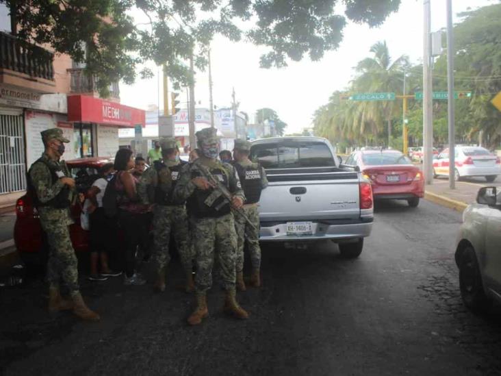 Conductor de camioneta atropella a joven en Veracruz