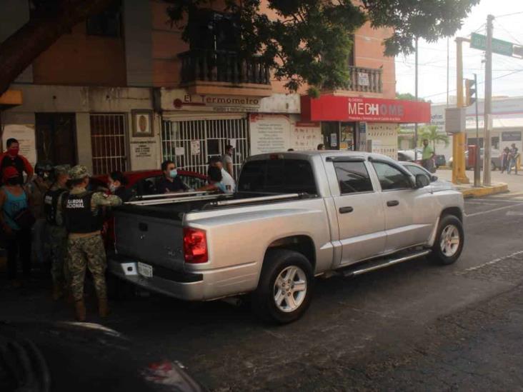 Conductor de camioneta atropella a joven en Veracruz