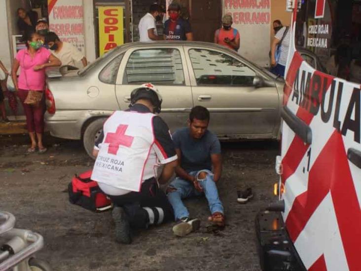 Conductor de camioneta atropella a joven en Veracruz