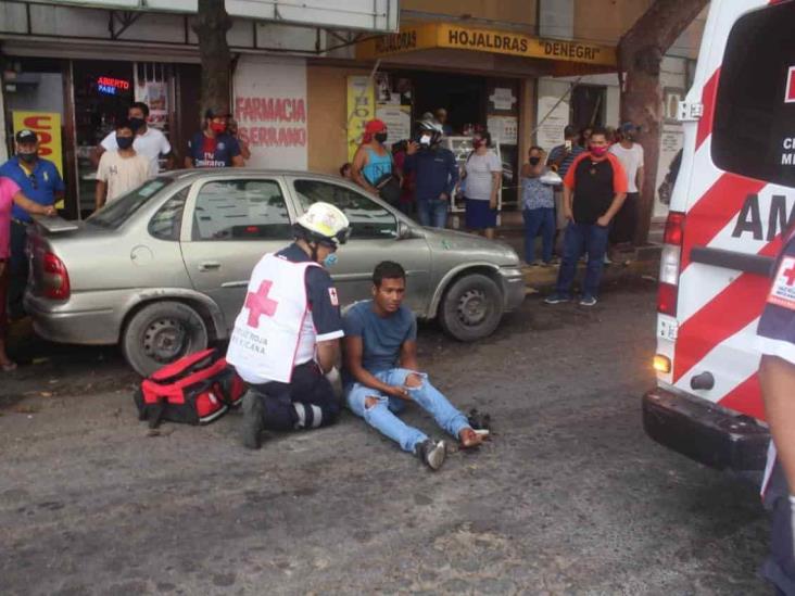 Conductor de camioneta atropella a joven en Veracruz