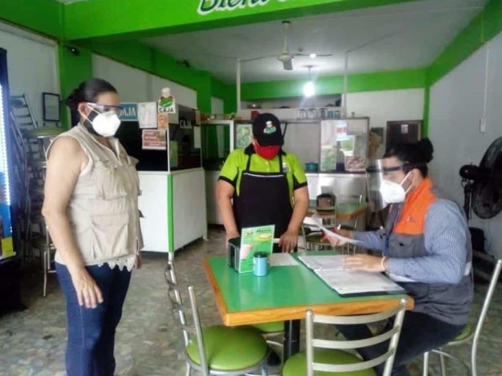 Monitorean medidas sanitarias en comercios y transporte de Minatitlán